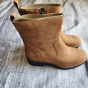 Easy Spirit Tan Ankle Boots
